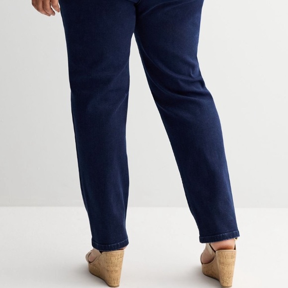 Plus Size Croft & Barrow® Classic Pull-On Straight-Leg Jeans - Picture 6 of 14